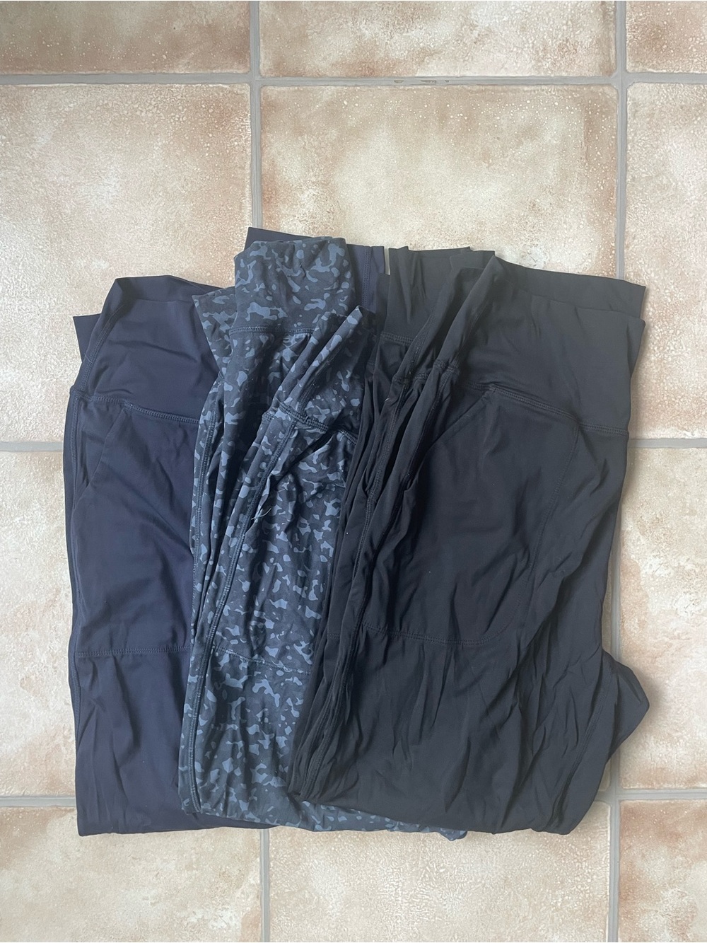 Bundle of 3 Gradual joggers, black, camo, navy pockets Size L